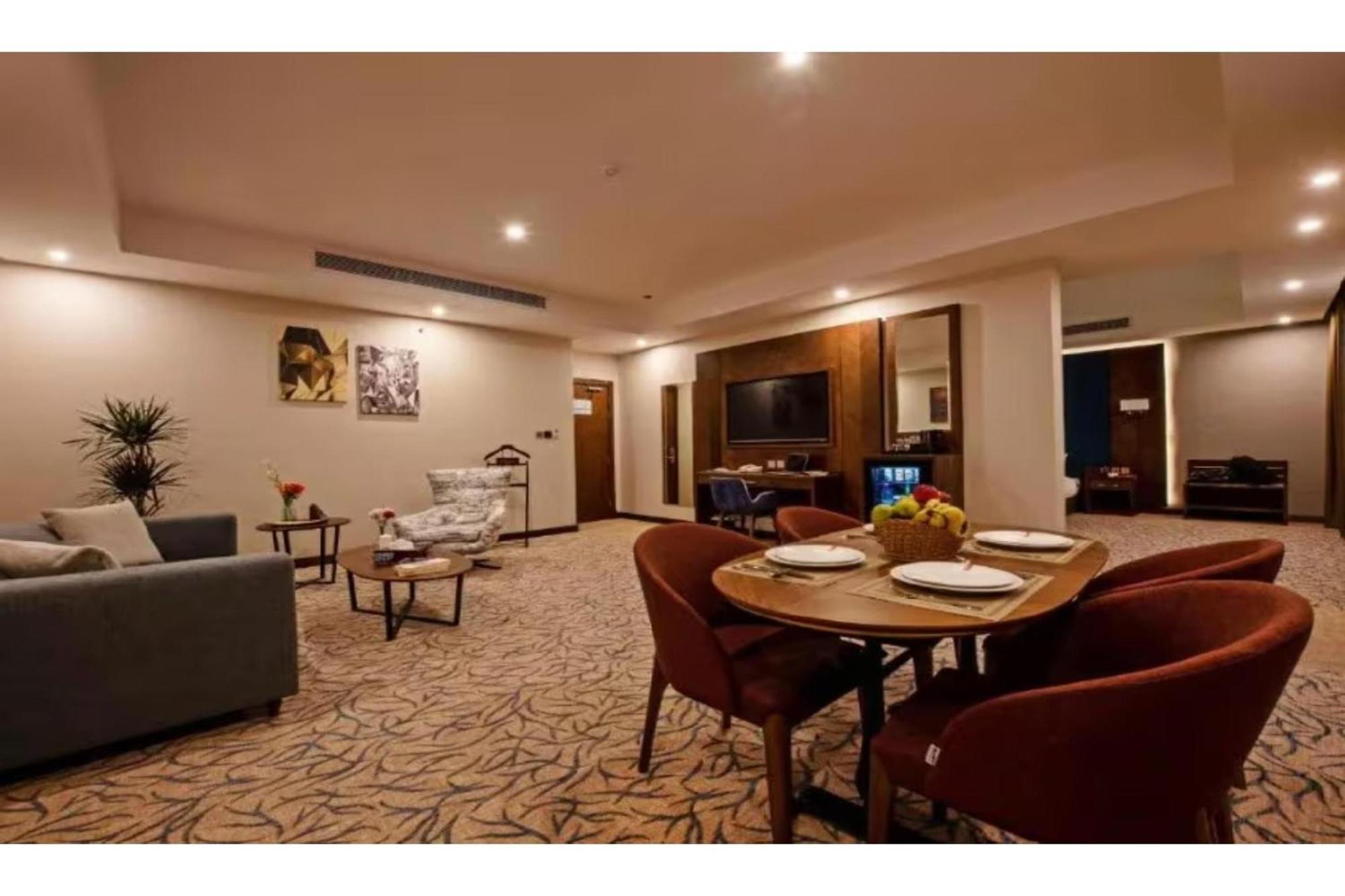 Sunday Emerald Hotel ジェッダ エクステリア 写真